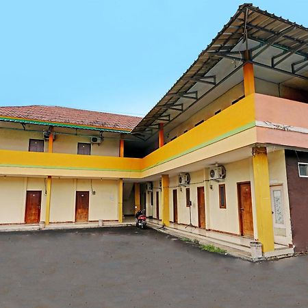 Oyo 91955 Pondokan Cempaka Cirebon Eksteriør bilde